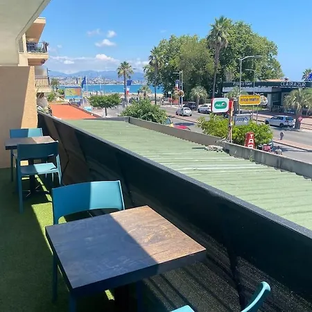 Apartment Loubet: Appart A 2 Pas De La Villeneuve-Loubet